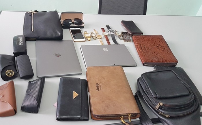 nem vo kinh o to trom cap hang tram trieu dong