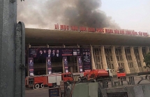 Khói lửa bốc ngùn ngụt tại Cung Văn hoá hữu nghị Việt Xô