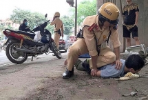 Đề xuất CSGT được trang bị thêm súng ngắn, súng trường, súng tiểu liên