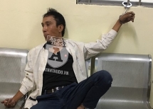 Cảnh sát cơ động tóm đối tượng giấu 6 gói heroin trong áo khoác