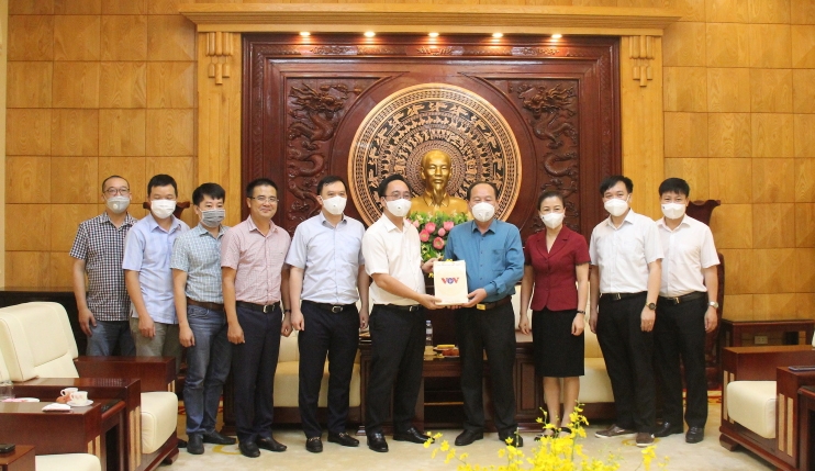 Đài Tiếng nói Việt Nam ủng hộ tỉnh Bắc Giang 500 triệu đồng để chống dịch Covid-19