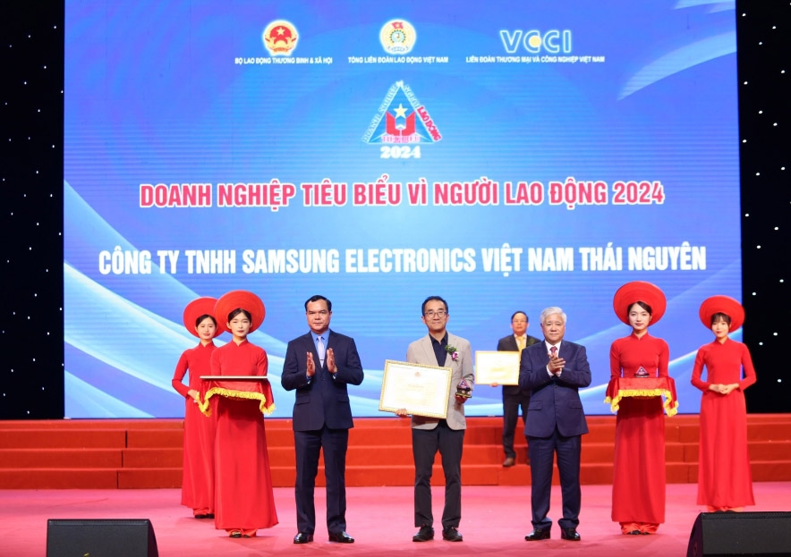 Lễ vinh danh "Doanh nghiệp tiêu biểu vì người lao động 2024"