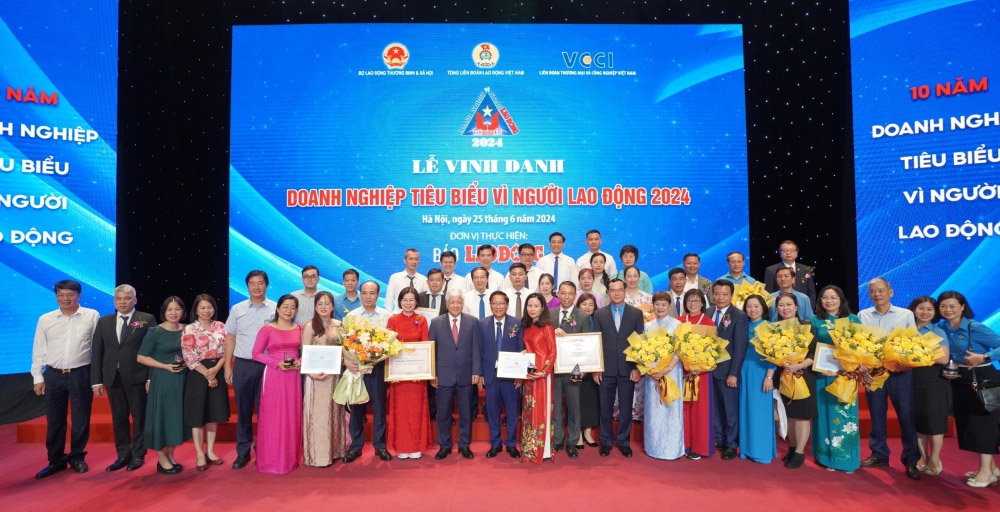 Lễ vinh danh "Doanh nghiệp tiêu biểu vì người lao động 2024"