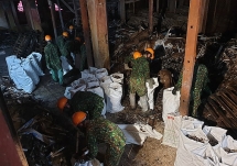 Tính toán mở đường đưa lượng phế thải lớn vụ cháy Rạng Đông ra ngoài