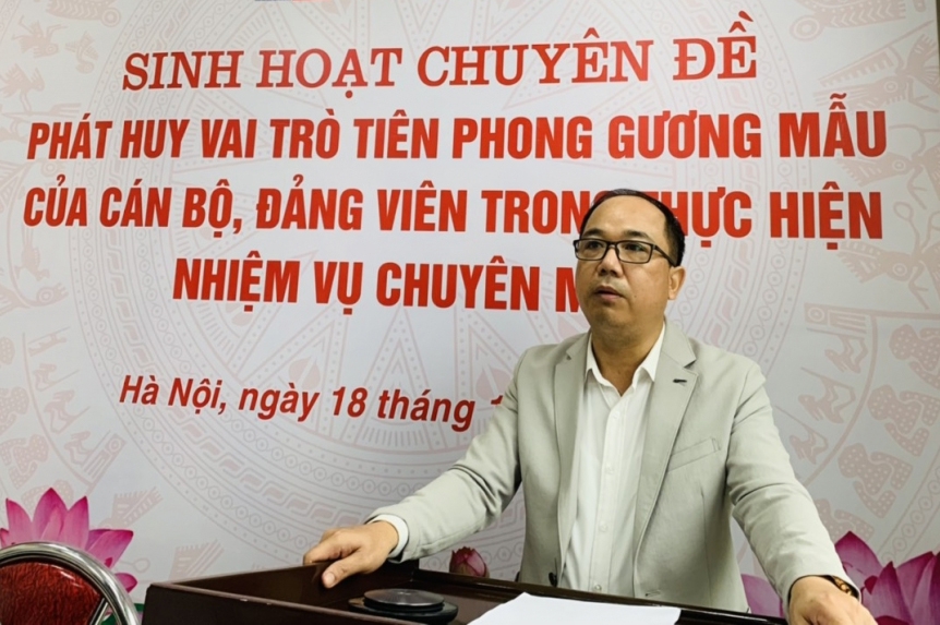 Tính tiên phong gương mẫu là điều kiện tiên quyết để xây dựng tập thể đoàn kết, phát triển