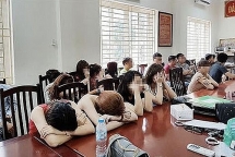 Đột kích quán karaoke phát hiện nhiều thanh niên"bay lắc"