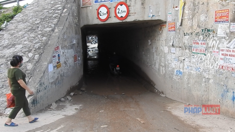 Cao tốc Hà Nội - Bắc Giang: Bất cập về đường gom và hầm chui dân sinh bao giờ chấm dứt!