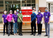 Mang 50.000 chiếc khẩu trang "thông thường" tặng Hội Chữ Thập Đỏ quận Tây Hồ, Công ty Quốc Bảo "cao tay ấn!"