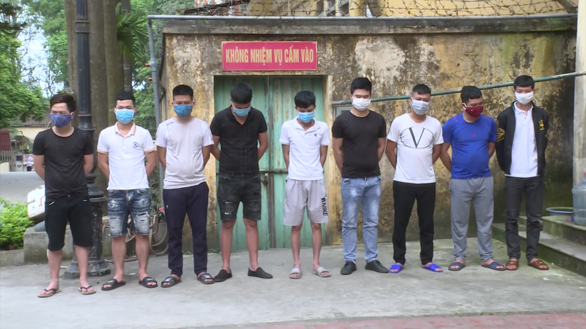 Bắc Ninh: 8 công nhân bị bắt giữ vì đánh bạc tại phòng trọ