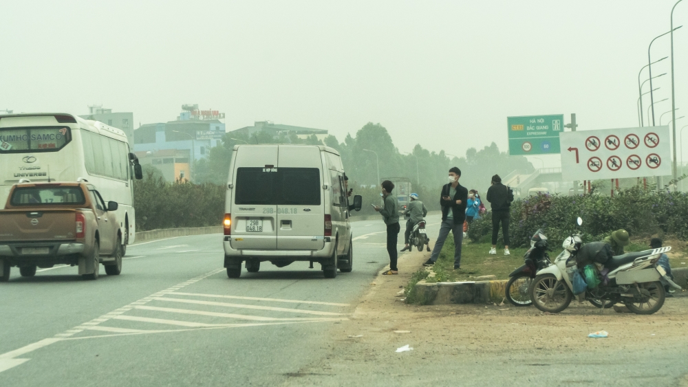 Cao tốc Hà Nội - Bắc Giang nguy hiểm vẫn rình rập