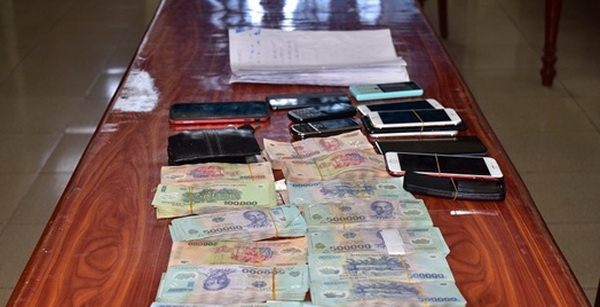 Audio Pháp luật ngày 9/5: Bắt đối tượng cầm đầu đường dây cá độ bóng đá qua mạng tại Đà Nẵng