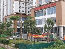 Cư dân chung cư Tứ Hiệp Plaza căng băng rôn “tố” Công ty Vinh Hạnh lừa dối khách hàng