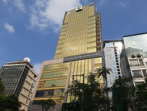 Tòa nhà "dát vàng" ở số 11 Láng Hạ khiến người dân nhức mắt