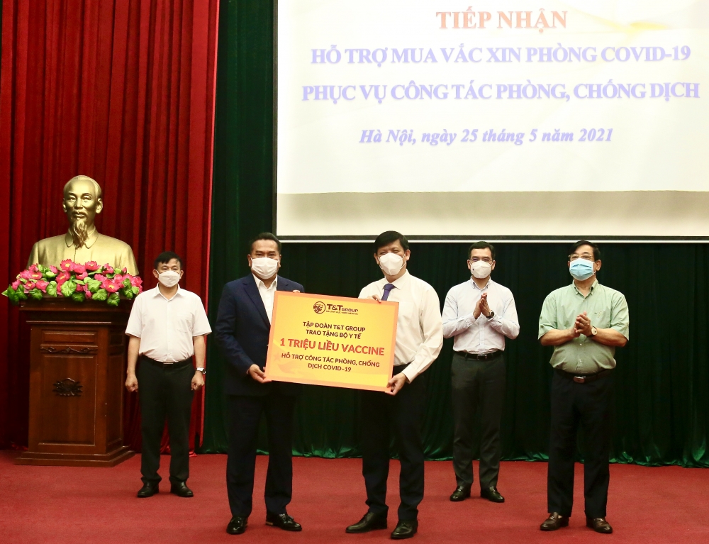 T&T Group trao tặng 1 triệu liều vaccine phòng Covid-19