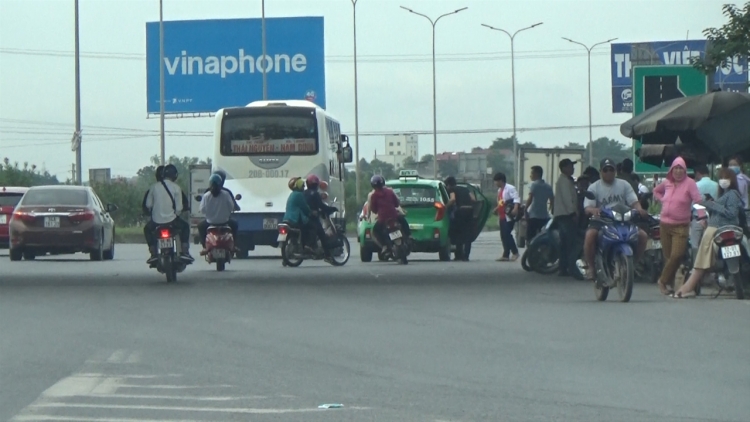 xe khach dung do don tra khach trong cao toc ha noi bac giang trach nhiem thuoc ve ai