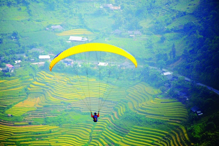 Chàng trai bỏ việc nghìn đô theo đuổi đam mê dù lượn