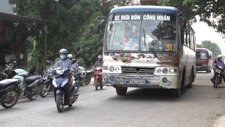 Binh đoàn xe "cận đát" chở công nhân của HTX vận tải Thạch Thành hoạt động trái phép