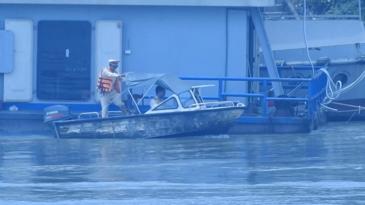 "Sóng ngầm” trên sông Lô - Bài 1: Vượt “trạm” về xuôi