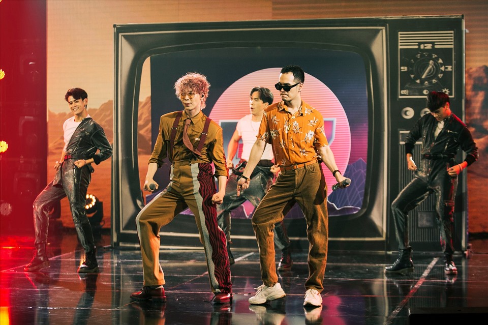 The Heroes, Khắc Hưng có phải “chìa khóa” giúp Erik bứt phá?