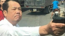 Bắc Ninh: Xác minh hình ảnh người đàn ông rút sung “làm loạn” giữa đường