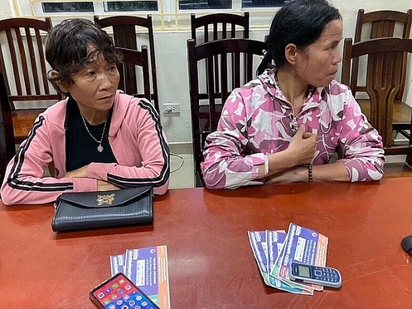 Việt Nam - Malaysia: Phe vé dở trò “thừa vé nên bán lại” để né cơ quan chức năng viet nam malaysia phe ve do tro thua ve nen ban lai de ne co quan chuc nang