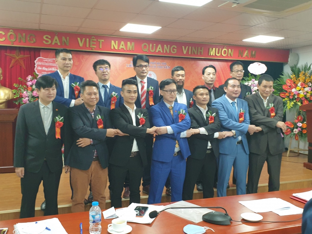 Ra mắt 13 thành viên được bầu vào Ban thường vụ, Ban chấp hành Liên đoàn Võ cổ truyền thành phố Hà Nội
