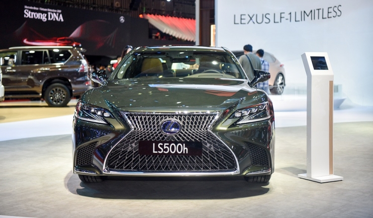Lexus ra mắt bộ đôi sedan hạng sang Lexus LS và ES mới