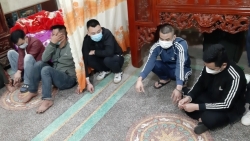 Bắc Giang: Bắt quả tang 12 đối tượng đánh bạc bằng hình thức xóc đĩa