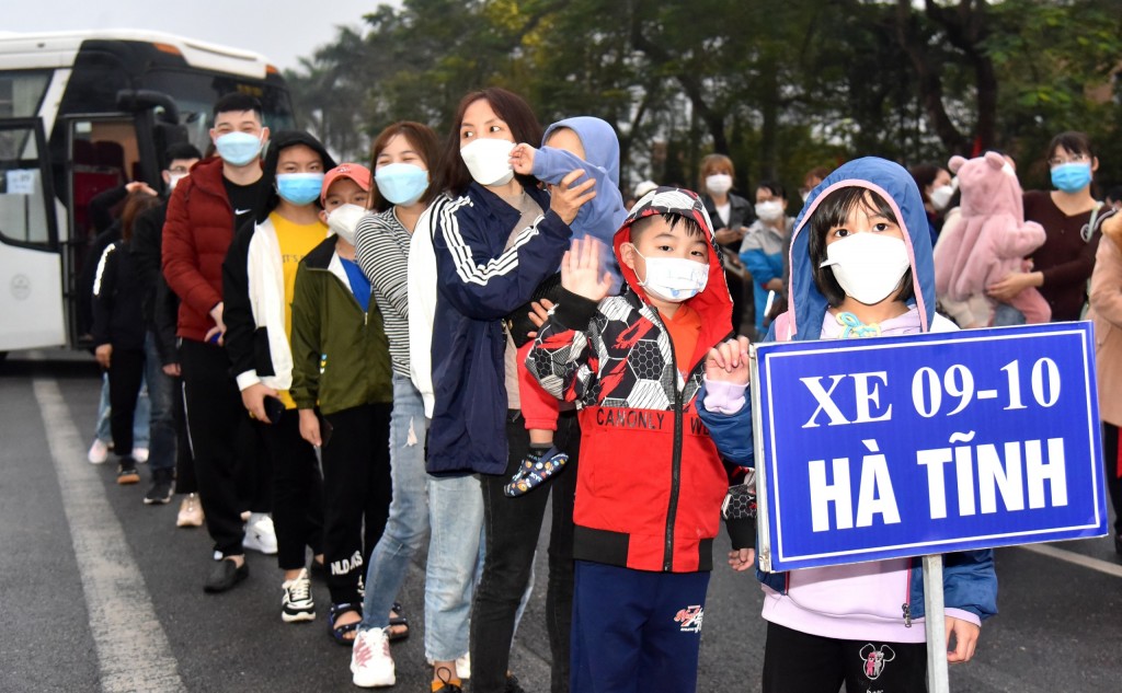 Hà Nội: 200 công nhân lao động có hoàn cảnh khó khăn được hỗ trợ xe về quê đón Tết