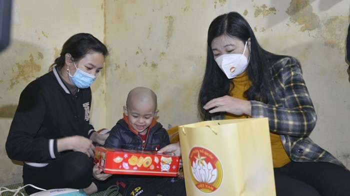 Tiếp thêm nghị lực để bệnh nhi vượt khó