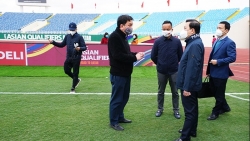 Phó Chủ tịch UBND TP Chử Xuân Dũng kiểm tra SVĐ Mỹ Đình trước trận cầu Việt Nam - Trung Quốc