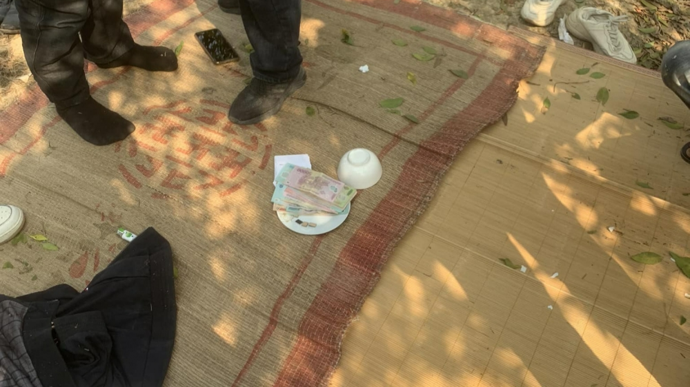 Bắc Giang: Tạm giữ 9 đối tượng đánh bạc tại vườn cam