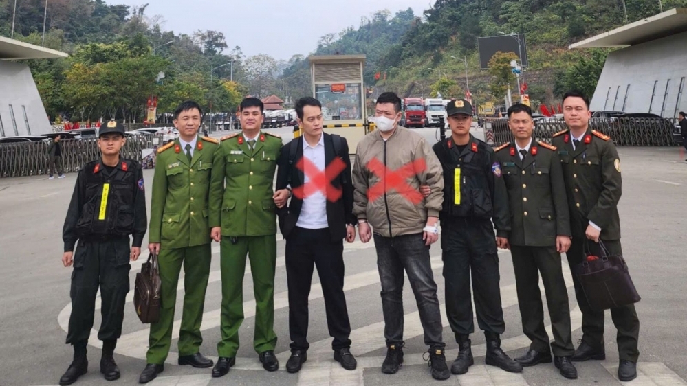 Bắc Ninh: Bàn giao 2 đối tượng truy nã quốc tế cho phía Trung Quốc