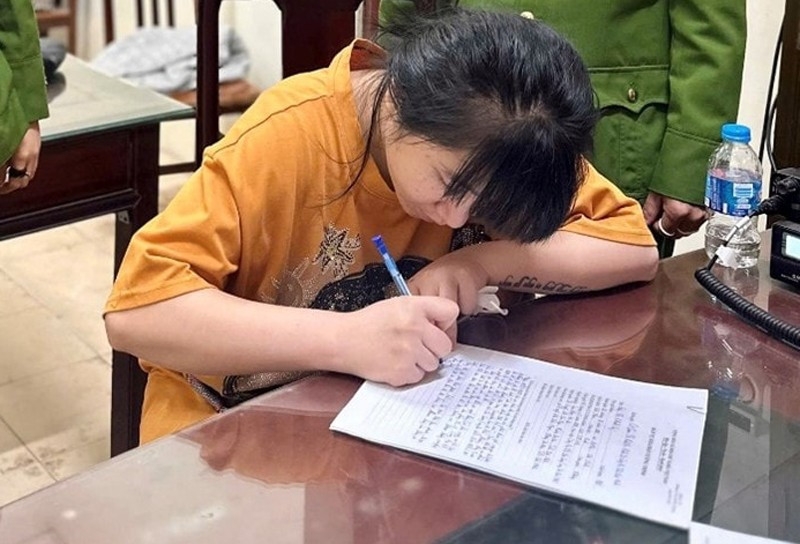 Vận động đầu thú đối tượng trốn lệnh truy nã quốc tế