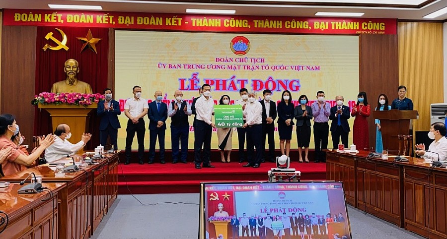 Vietcombank tài trợ 40 tỉ đồng trong đợt quyên góp ủng hộ phòng, chống COVID-19 do Trung ương MTTQ Việt Nam phát động