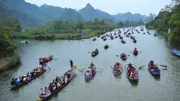 Hà Nội cho phép mở cửa đón du khách về tham quan lễ hội chùa Hương