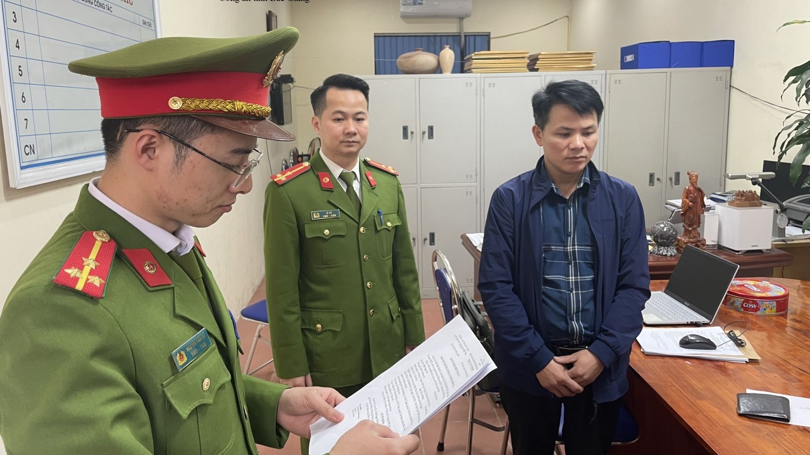 Bắt Trạm trưởng kiểm lâm và Phó Chủ tịch xã tại Phú Thọ