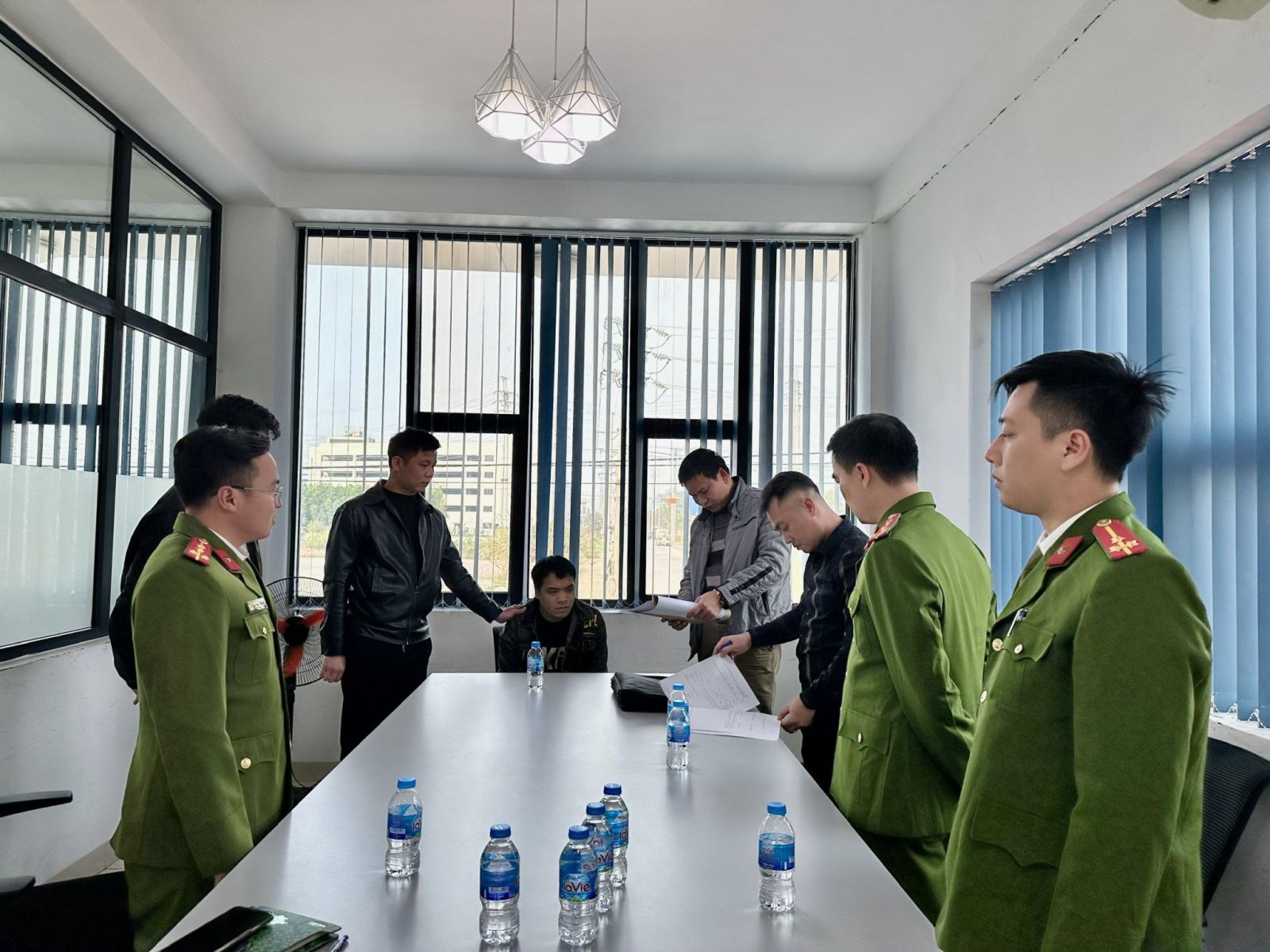Bắc Giang: Bắt giữ đối tượng truy nã đặc biệt khi đang lẩn trốn, làm việc trong Khu công nghiệp