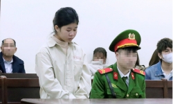 Mâu thuẫn nhỏ, cô gái xuống tay giết bạn tại quán ăn đêm