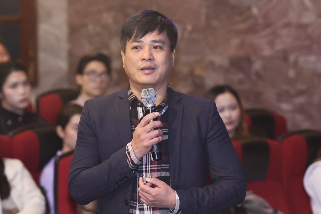 Đồng chí Hoàng Quốc Việt - Trưởng Phòng Văn hóa - Văn nghệ, Ban Tuyên giáo Thành ủy Hà Nội phát biểu tại buổi ra mắt vở kịch