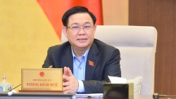 Chủ tịch Quốc hội Vương Đình Huệ yêu cầu giám sát tình hình cung ứng xăng dầu
