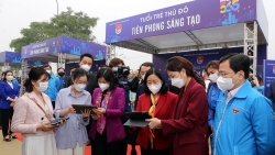 chum anh khoi dong thang thanh nien 2022 voi chu de tuoi tre sang tao