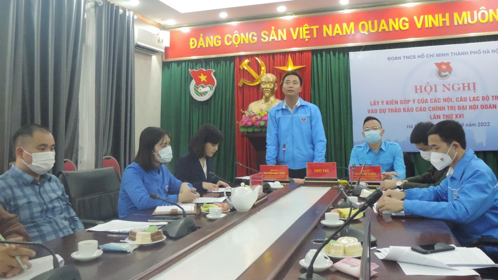 Đồng chí Nguyễn Đức Tiến, Phó Bí thư Thường trực Thành đoàn Hà Nội phát biểu tại hội nghị