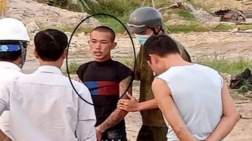 Lời khai của thanh niên điên cuồng lái máy múc đập nát 2 ô tô