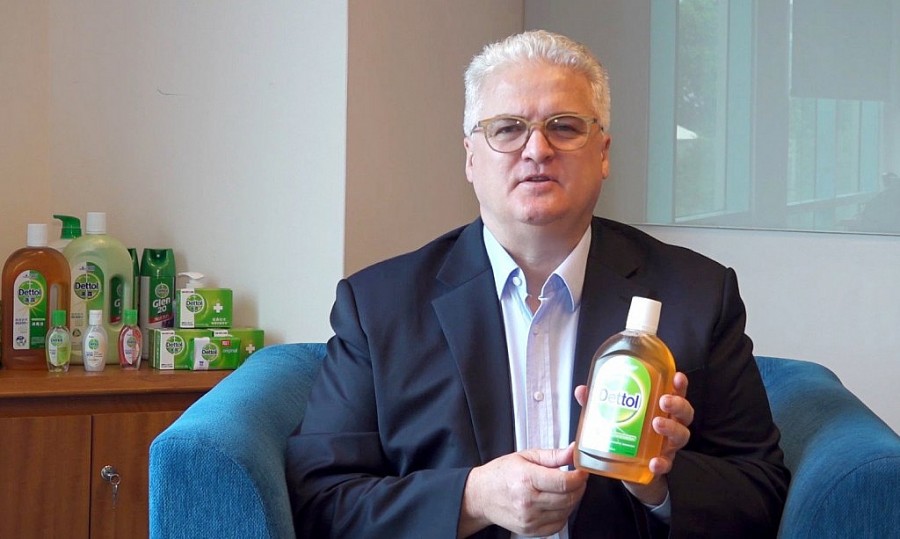 Với xác nhận của Bộ Y tế, Dettol sẽ tiếp tục được tin dùng như là bước can thiệp quan trọng trong việc phòng ngừa và kiểm soát SARS-CoV-2 tại nhà, trong cộng đồng và ở các cơ sở y tế khi đại dịch Covid-19 vẫn đang diễn biến phức tạp. Với xác nhận của Bộ Y tế, Dettol sẽ tiếp tục được tin dùng như là bước can thiệp quan trọng trong việc phòng ngừa và kiểm soát SARS-CoV-2 tại nhà, trong cộng đồng và ở các cơ sở y tế khi đại dịch Covid-19 vẫn đang diễn biến phức tạp.