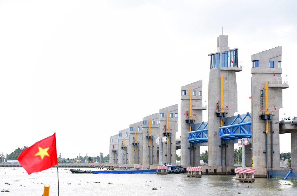 Khánh thành “siêu công trình” cống thủy lợi lớn nhất Việt Nam