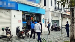 bac tu liem ha noi mot doi tuong dung vat giong sung cuop ngan hang giua ban ngay