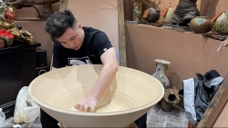 nghe nhan tuoi 25 danh tron tinh yeu cho gom su