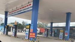 bac giang nghi van cay xang truong phu co tinh bao mat dien de ngung ban hang