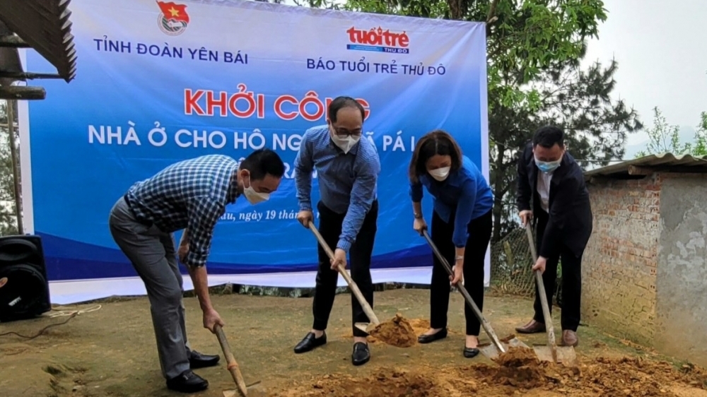 Báo Tuổi trẻ Thủ đô khởi công nhà cho hộ nghèo và sân chơi cho thanh thiếu nhi